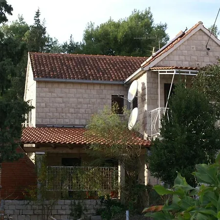 Milna 2962b Milna (Brac)